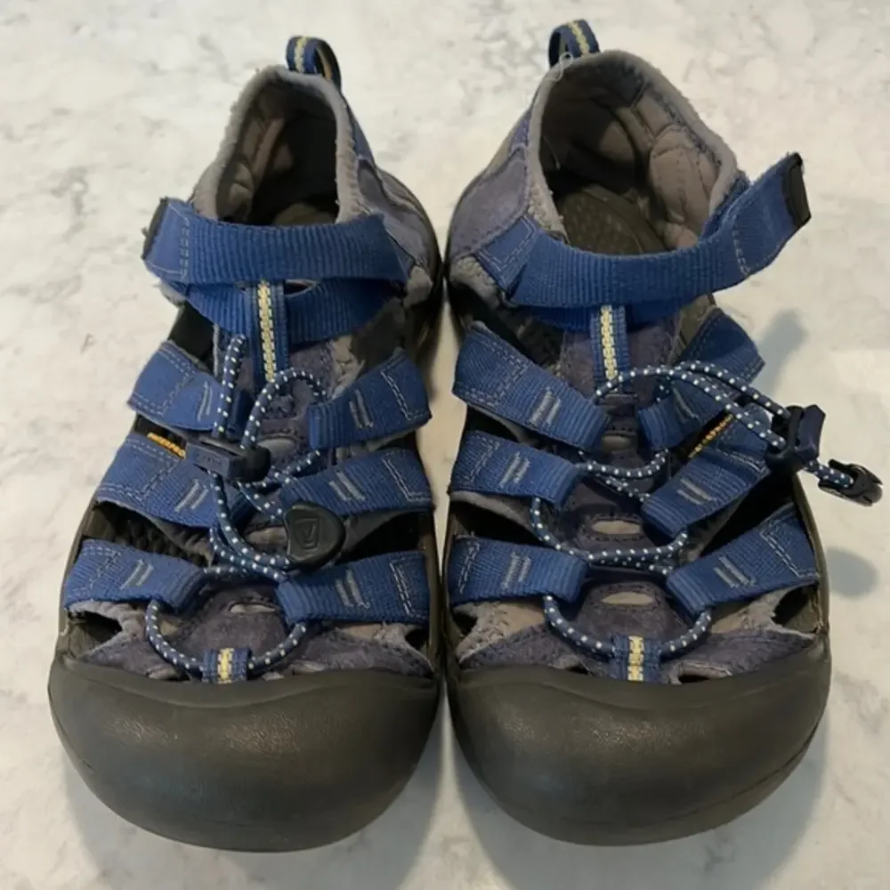 Keen Size 39EU Walking/Hiking Shoe‎